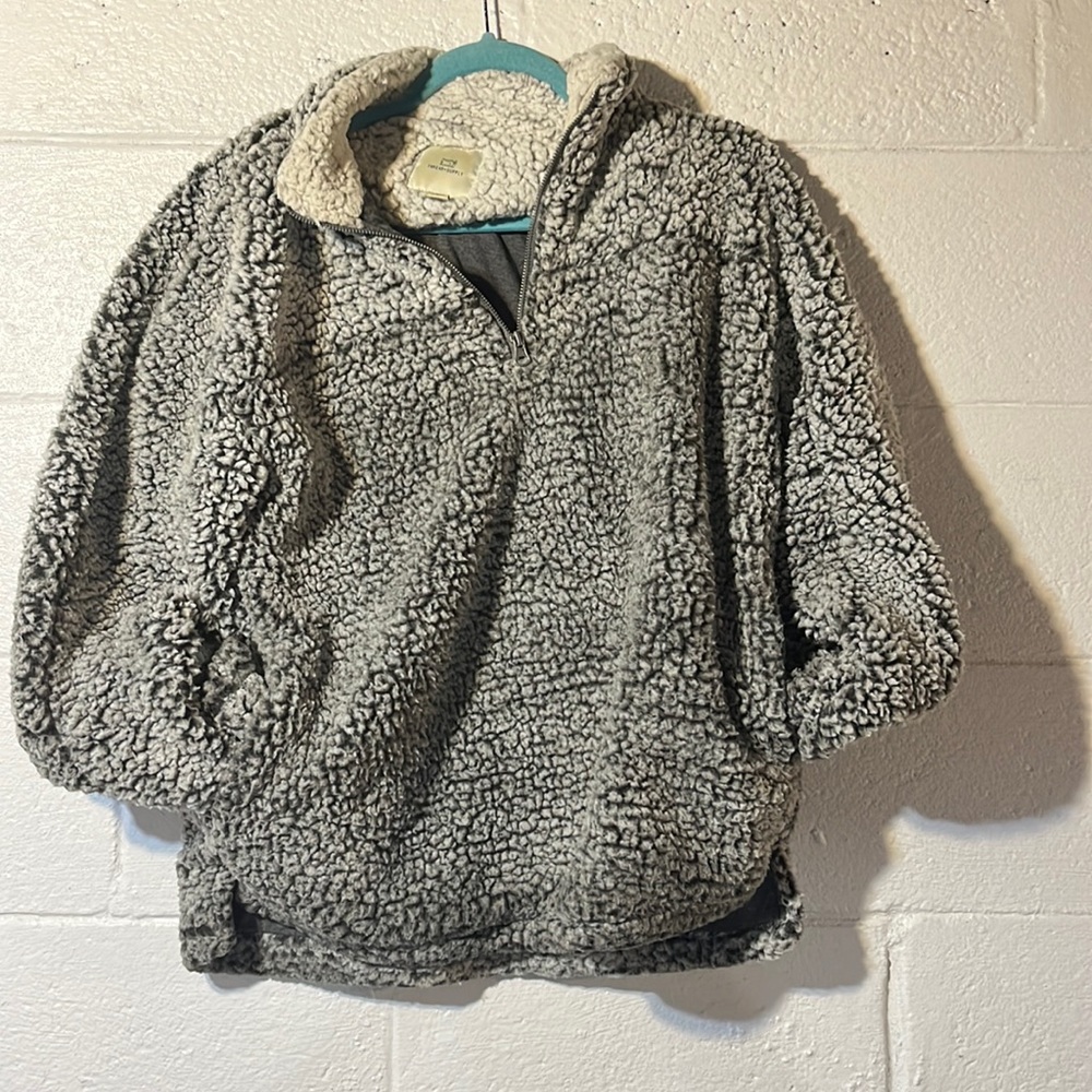 White/gray/black fuzzy bear 1/4 zip